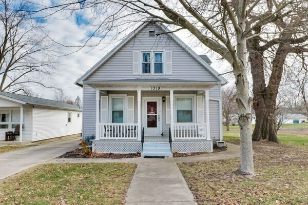 3 Bedroom Home in Bloomington - $147,500